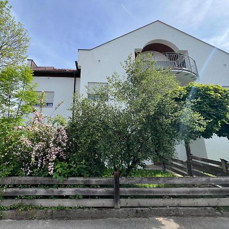 Palmen Apartment Direkt In Bad Aibling Luaran gambar