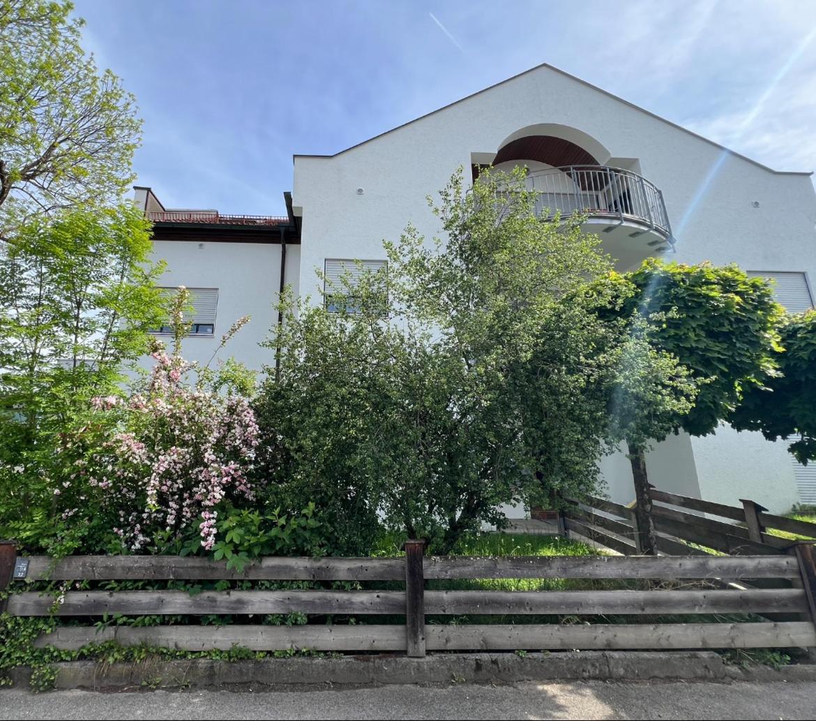 Palmen Apartment Direkt In Bad Aibling Luaran gambar