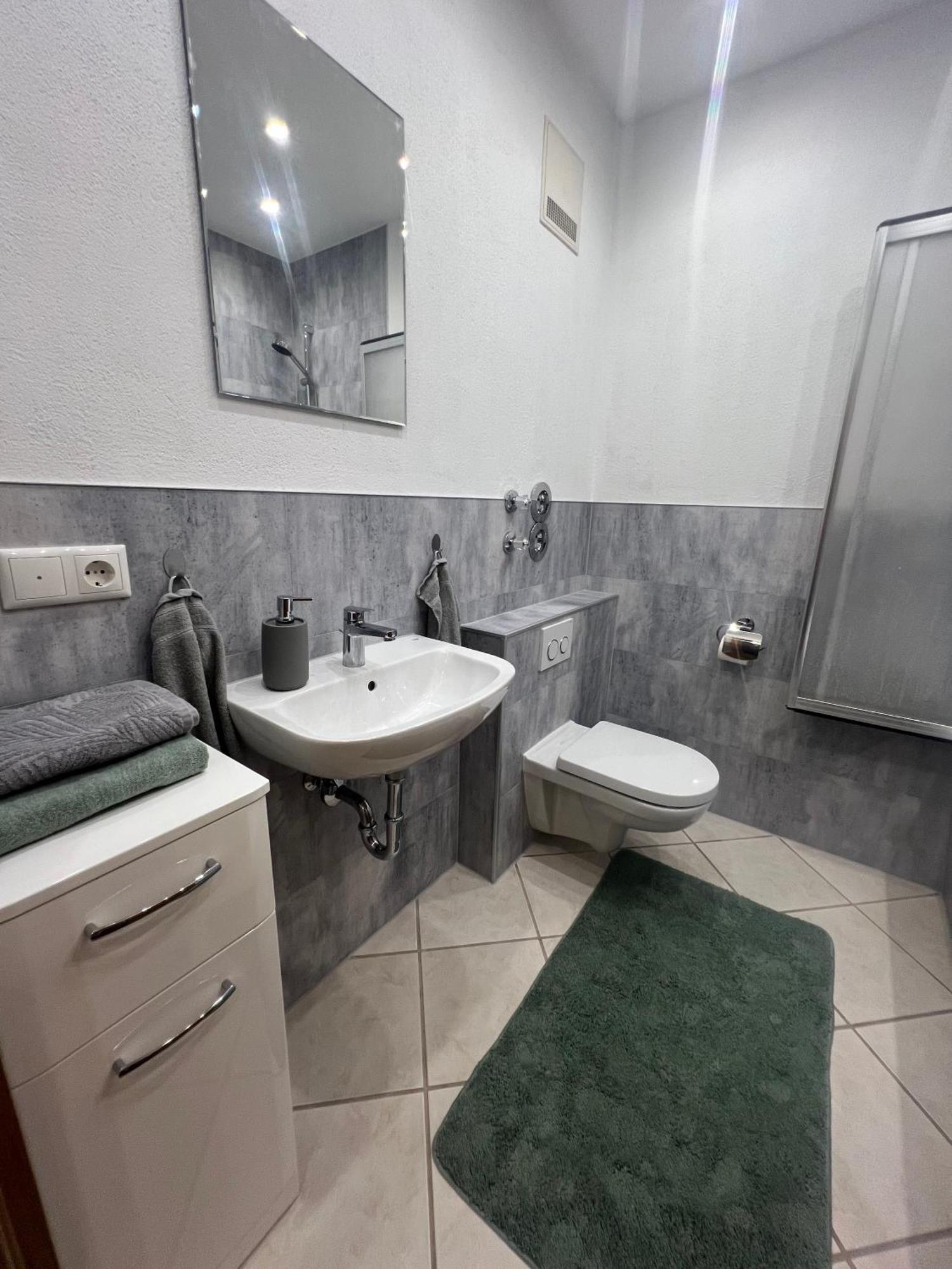 Palmen Apartment Direkt In Bad Aibling Luaran gambar